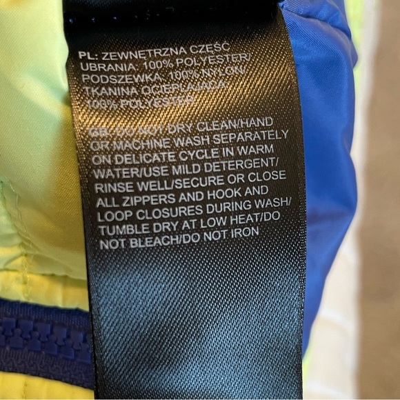 The North Face Women's Puffer Jacket in Lime Green and Blue - Picture 14 of 15